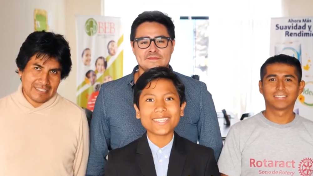 এখন তার ব্যাঙ্কের গ্রাহক সংখ্যা হাজার দু’য়েক! ৮ জন কর্মী নিয়ে ব্যাঙ্ক চালায় হোসে। তাঁরা সকলেই হোসের থেকে বয়সে অনেক বড়।