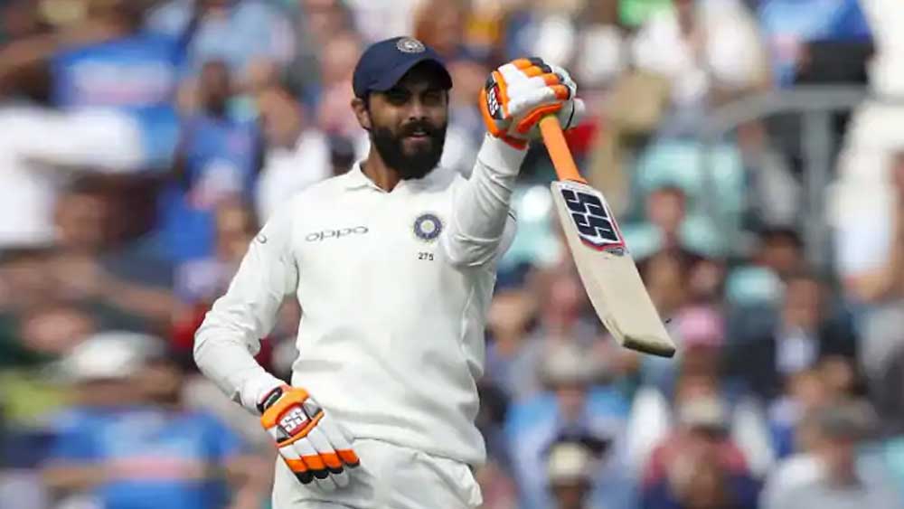 তালিকায় বুমরা এবং বিরাটের পরেই রয়েছেন অলরাউন্ডার রবীন্দ্র জাডেজা। এ গ্রেডে থাকা এই ক্রিকেটার ২টি টেস্ট, ৯টি এক দিনের ম্যাচ এবং ৪টি টি২০ খেলে তিনি পেয়েছেন ৯৬ লক্ষ টাকা।