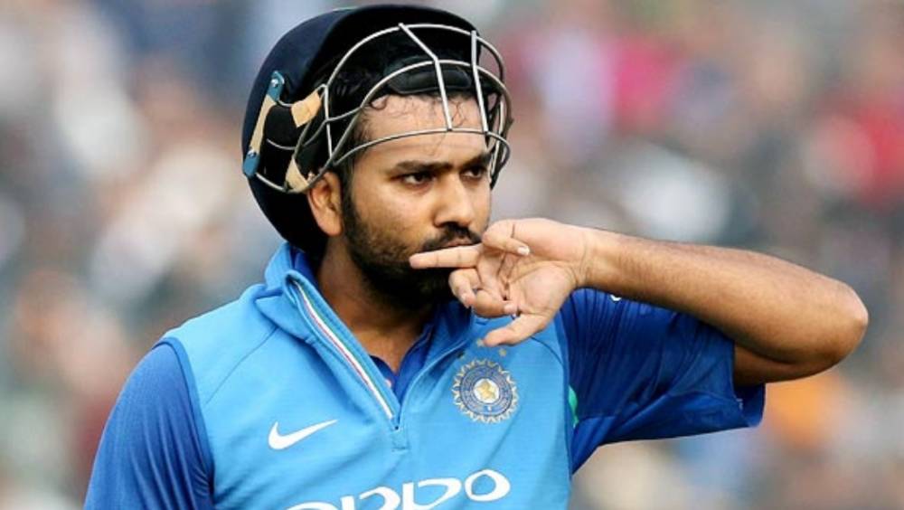 আন্তর্জাতিক টি-টোয়েন্টিতে ৪টে সেঞ্চুরির মালিক রোহিতের ব্যাটে থেকে বেরিয়েছে ২৭৭৩ রান। স্ট্রাইক রেট ১৩৮.৩৮। অন্য দিকে, ৫০ ওভারের ফরম্যাটে তাঁর রান প্রায় ১০ হাজারের কাছাকাছি (৯১১৫)। গড় ৪৯.২৭। সর্বোচ্চ ২৬৪। সেই সঙ্গে যোগ করুন ২৯টা সেঞ্চুরিও।