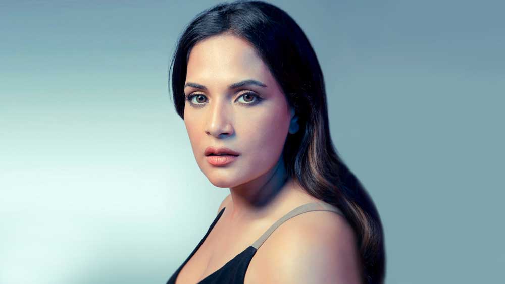 দুঃখের বিষয়, অভিনেত্রী হিসেবে বলিউডে স্ট্রাগল করার সময়ে তাঁর অভিনয় দক্ষতা নিয়ে কেউ কথাই বলতেন না। সকলেই তাঁর চেহারা দেখে তাঁকে নাকচ করে দিতেন। কখনও তাঁর ঠোঁট নিয়ে সমস্যা। কখনও তাঁর নাক নিয়ে। কখনও বা গোটা শরীরের আকৃতি নিয়েও কুমন্তব্যের সম্মুখীন হতে হয় রিচাকে।