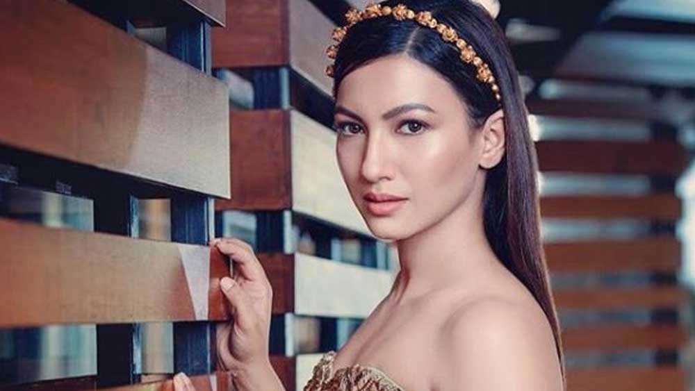 মাঝে মাঝেই স্টিরিয়োটাইপড হয়ে পড়ার অভিযোগ ওঠে তাঁর বিরুদ্ধে। অভিনেত্রী বলছেন, ‘‘যৌনকর্মী, নৃত্যশিল্পী, সিঙ্গল মাদার— অনেক চরিত্র করেছি। যেমন চরিত্রই হোক, আমাকে সেই ধাঁচে ফেলা যায়।’’