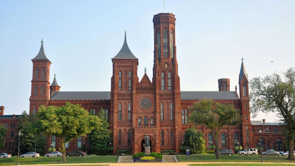 বর্তমানে তিনি স্মিথসোনিয়ান ইনস্টিটিউটের অ্যাডভান্সমেন্ট স্পেশালিস্ট।