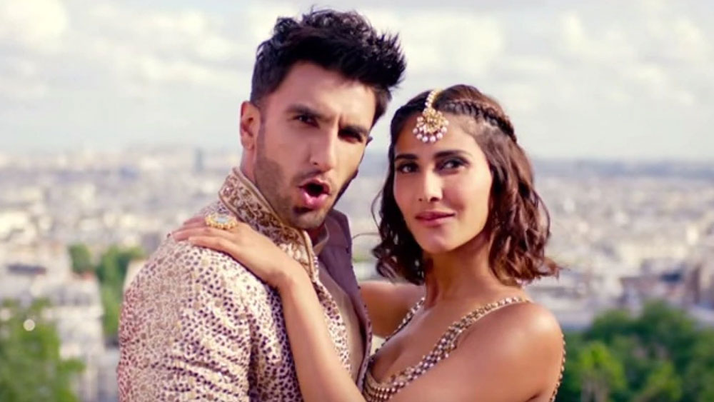 ছবিতে এই জুটির একাধিক চুম্বনদৃশ্য নিয়েও সে সময় আলোচনা হয়েছিল। কিন্তু তার পরেও ইন্ডাস্ট্রির প্রথম সারিতে পৌঁছতে পারেননি তিনি। পরবর্তী ছবি ‘ওয়ার’-এ সুযোগ পেতে সময় লেগে যায় আরও ৩ বছর।