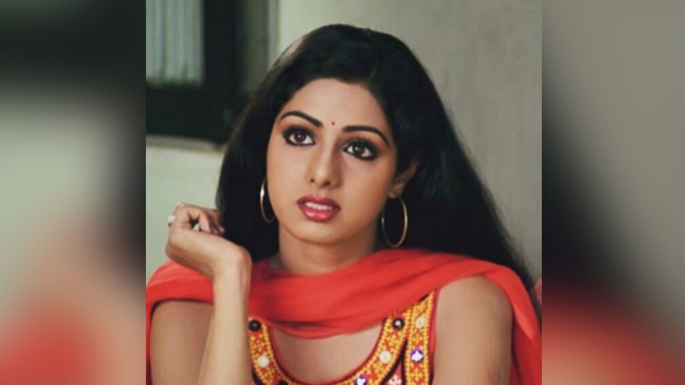 অস্ত্রোপচারের দিন সকাল থেকেই শ্রীদেবী ছিলেন অত্যন্ত উদ্বিগ্ন। চিকিৎসকরা যখন জানান, রাজেশ্বরীর অস্ত্রোপচার সফল হয়েছে, তখন তাঁর দুশ্চিন্তা কিছুটা কমে।