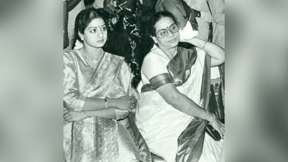 কিন্তু রাজেশ্বরীর জ্ঞান ফেরার পরে দেখা দেয় নতুন সমস্যা। তিনি ১০ বছরের পুরনো কথা বলতে থাকেন। কিন্তু ভুলে গিয়েছেন সাম্প্রতিক স্মৃতি।