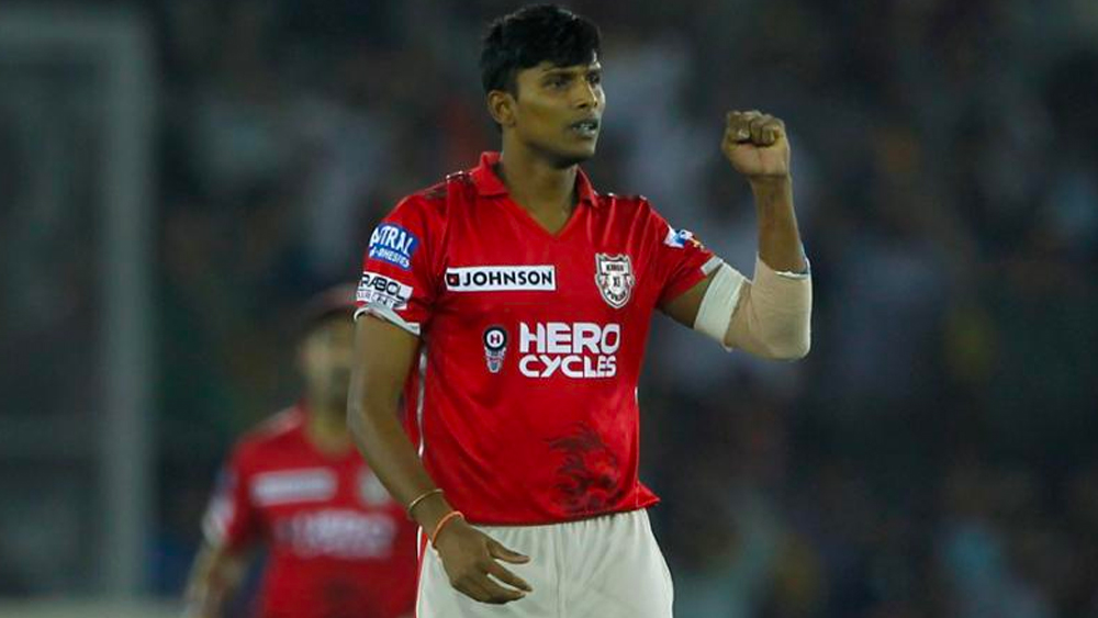 এর পর আন্তঃরাজ্য টি-২০, বিজয় হজারে ট্রফি এবং তামিলনাড়ু প্রিমিয়ার লিগে ডিন্ডিগুল ড্রাগনস-এর হয়ে খেলার দিনগুলি পেরিয়ে অবশেষে আইপিএল-এর ময়দান। তার পর অভিষেক আন্তর্জাতিক ক্রিকেটে। কিন্তু এক সময় মনে হয়েছিল এটা অসম্ভব। যখন বোলিং অ্যাকশনের জন্য ‘চাকার’ পরিচয় হয়েছিল নটরাজনের।