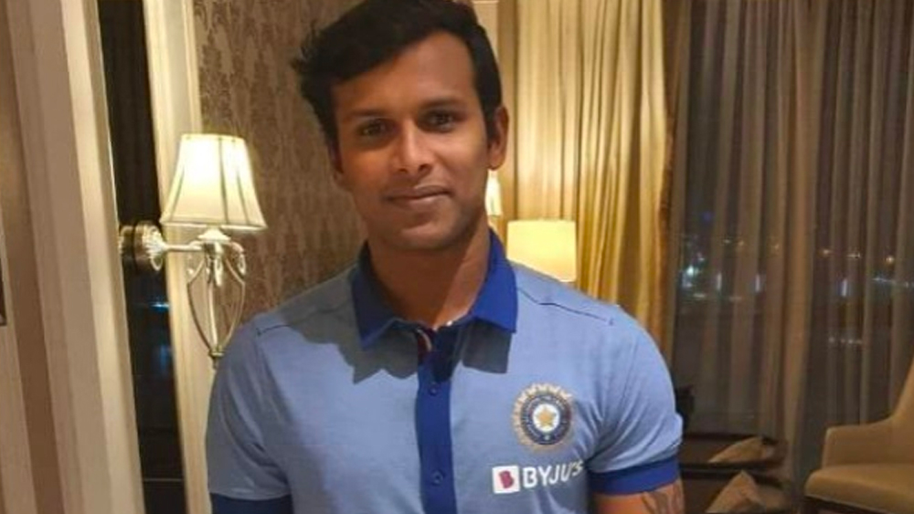 জীবনে ছোট ছোট লক্ষ্য রেখে চলতে ভালবাসেন নটরাজন। আপাতত তাঁর ইচ্ছে দুই বোনের বিয়ে দেওয়া। বড় বোনের বিয়ে ইতিমধ্যেই হয়ে গিয়েছে।