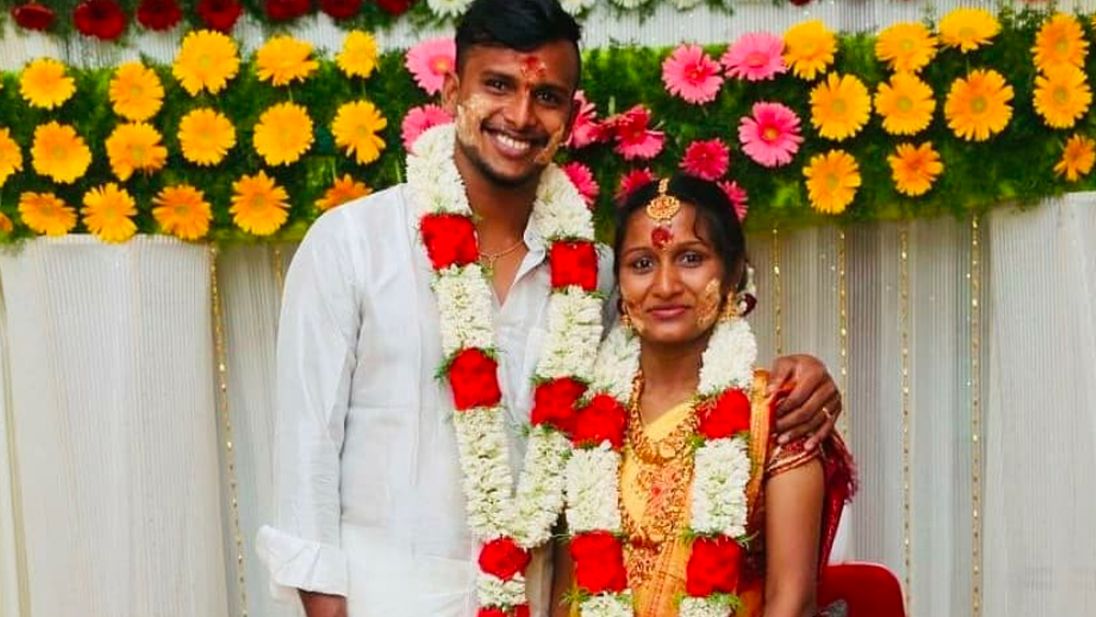 আরও এক জনের কাছে কৃতজ্ঞ নটরাজন। তিনি তাঁর অর্ধাঙ্গিনী, প্রতিভা। জীবনের অমসৃণ মুহূর্তগুলোয় তিনি নটরাজনের পাশে ছিলেন মানসিক ভরসার অন্যতম উৎস হয়ে।