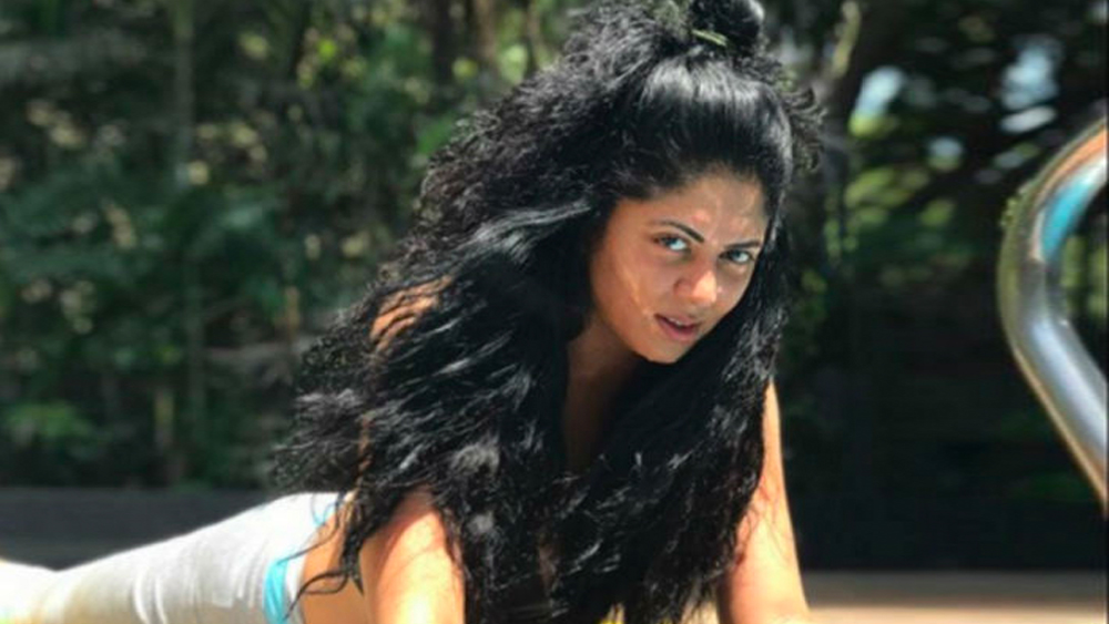 শুধু অঙ্কই নয়। সেই সময় কবিতা ভয় পেতেন যে কোনও প্রৌঢ়কে। তাঁর মনে হত, সকলেই বোধহয় তাঁর সঙ্গে এ রকম বিকৃত আচরণ করবেন!