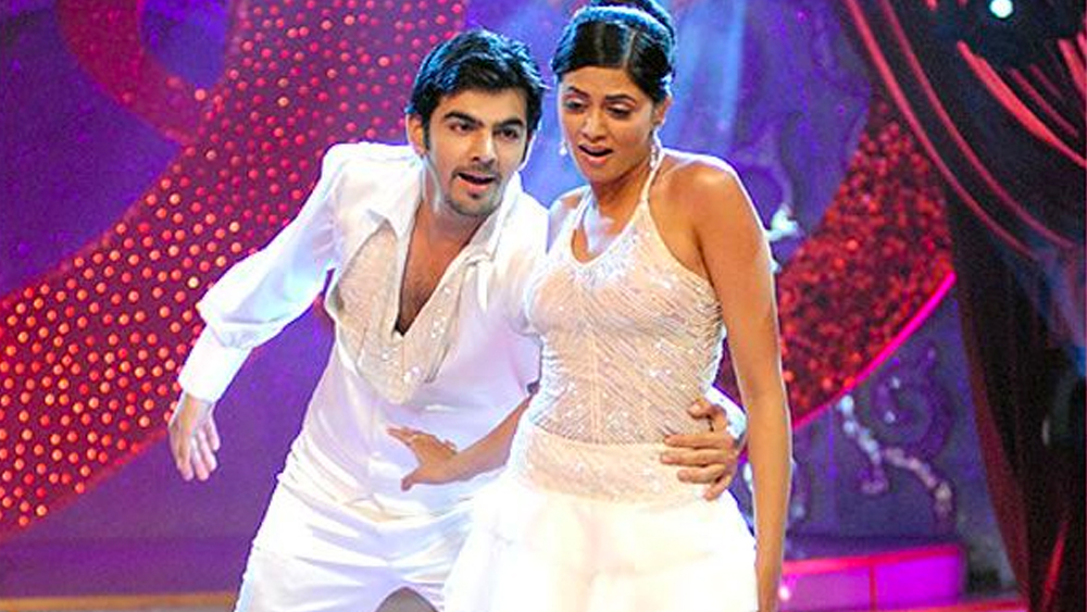 ছোট পর্দার অভিনেতা করণ গ্রোভারের সঙ্গে প্রণয়ের সম্পর্ক ছিল কবিতার। দু’জনে জুটি বেঁধে অংশও নিয়েছিলেন ‘নাচ বালিয়ে’-এর তৃতীয় মরসুমে। তবে টেলি দুনিয়ার হিট এই জুটি ভেঙে যায় ২০০৮ সালে।