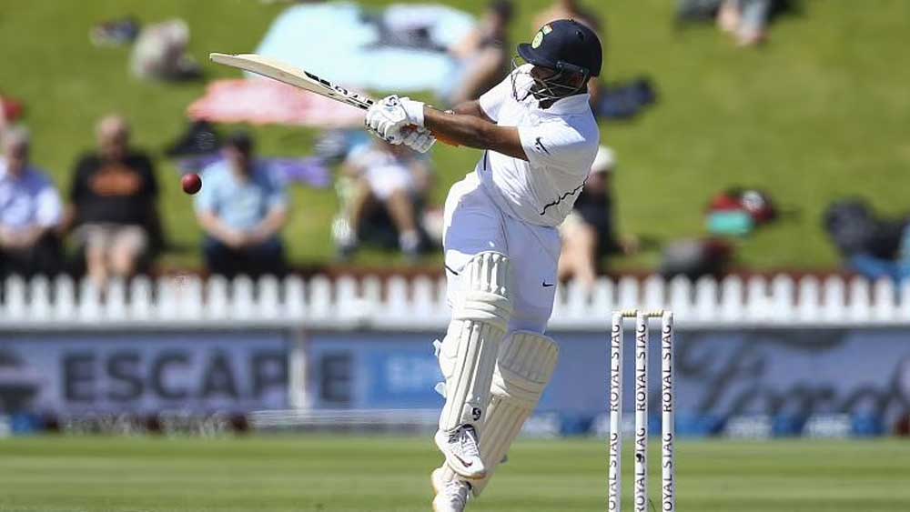 ঋষভ পন্থ: তাঁর ঝোড়ো ইনিংস ভারতের ওপর থেকে চাপ সরিয়ে দিয়েছিল প্রথম ইনিংসে। উইকেটের পিছন থেকেও ভরসা জুগিয়েছেন দলকে। আপাতত বেশ কঠিন ঋদ্ধিমানের দলে জায়গা পাওয়া।