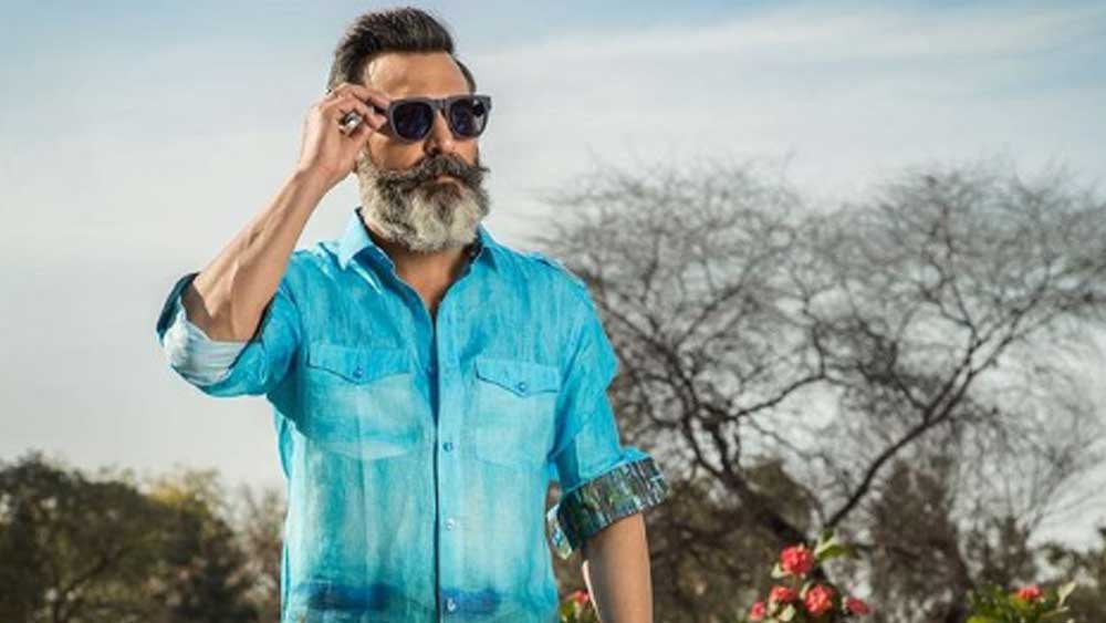 সোশ্যাল মিডিয়ায় মডেলিংয়ের পাশাপাশি শেয়ার করেন ন্যাশনাল ডিফেন্স অ্যাকাডেমিতে তাঁর প্রশিক্ষণের দিনগুলিও।