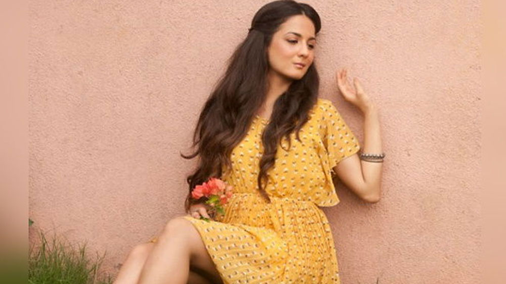 ৮ বছরের ছোট বোন ভাবনা বিয়ে করে সংসারী দীবনে থিতু হয়েছেন। কিন্তু পূজা এখনও বিয়ে করেননি। ৪০ বসন্ত পার করেও আপাতত জীবনে একাই থাকতে চান শাহরুখের ‘শ্যালিকা’, সে দিনের ছুটকি।