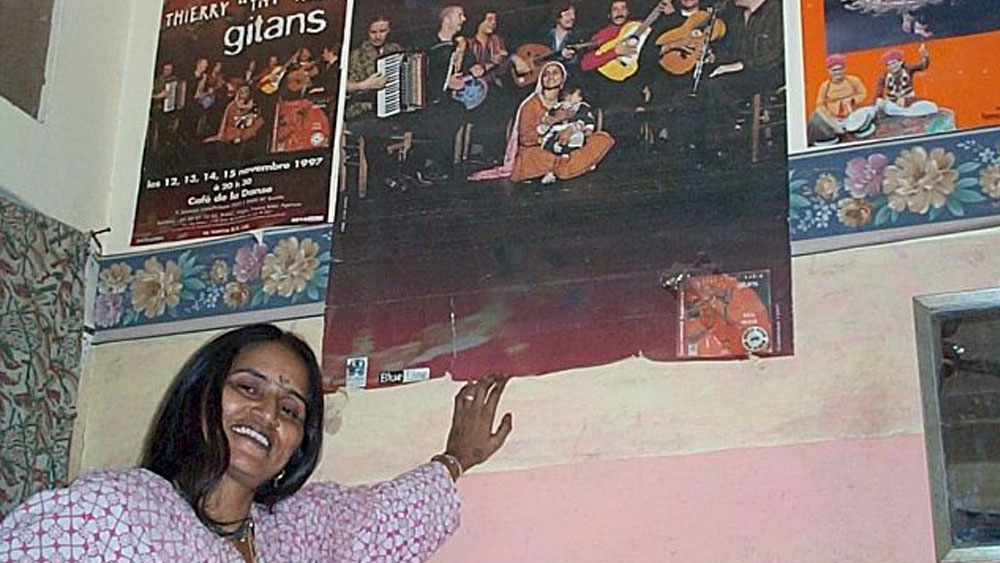 আটের দশকের গোড়ায় তিনি পা রাখেন জয়পুরে। লোকসংস্কৃতির অন্যতম পীঠস্থান এই শহরের সংস্কারমুক্ত পরিবেশে আরও বিকশিত হয় গুলাবোর প্রতিভা। সময়ের সঙ্গে সঙ্গে আরও তীক্ষ্ণ হয়ে ওঠে গুলাবোর নৃত্যশৈলি। কিছু দিন পর তিনিও রাজস্থানের পর্যটন বিভাগের অংশ হয়ে ওঠেন।