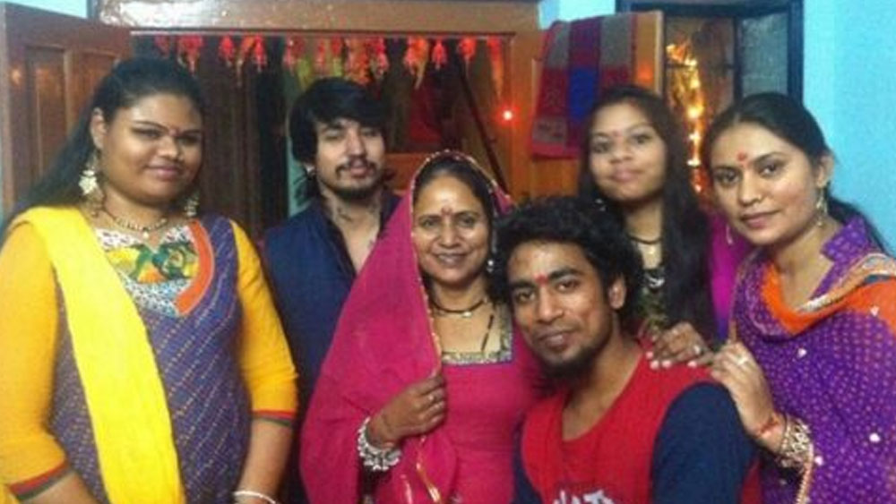 স্বামী সোহননাথের উৎসাহেই তিনি নিজের নৃত্যচর্চা চালিয়ে যেতে পেরেন, দাবি গুলাবোর। তাঁর সন্তানরাও প্রশিক্ষণ নিয়েছেন গুলাবোর কাছে। তাঁরাও ‘সপেরা নৃত্যকলা’-র চর্চা এগিয়ে নিয়ে যেতে চান।