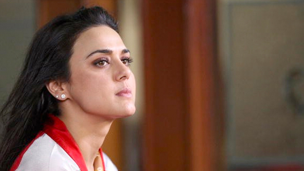 তিনি এই নিয়ে পরে ফেসবুকে একটি মর্মস্পর্শী পোস্টও শেয়ার করেন। লেখেন, দেড় দশক সুনামের সঙ্গে অভিনয় করার পরে প্রকাশ্যে এ ভাবে অপমানিত হওয়া তাঁর কাছে অভাবনীয়।