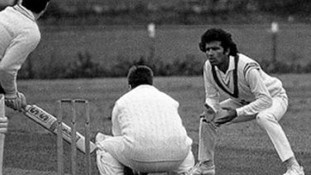 বাংলাদেশের ঢাকা প্রিমিয়ার লিগে তিনি ছিলেন যথেষ্ট পরিচিত। সেখানেই ফরোয়ার্ড শর্ট লেগে ফিল্ডিং করতে গিয়ে মাথায় বল লাগে তাঁর। স্পিনার সাইফুল্লা খানের বলে ব্যাটসম্যানের অত কাছে দাঁড়িয়েও হেলমেট পরতে চাননি তিনি। মস্তিষ্কে ইন্টারনাল হ্যামারেজে মৃত্যু হয় তাঁর।