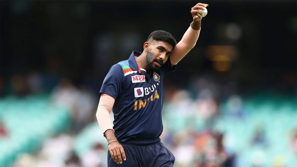 টি নটরাজন দলে আসায় ক্যানবেরায় রিজার্ভ বেঞ্চেই বসতে হয়েছে যশপ্রীত বুমরাকে। তবে সিডনিতে জয় পেতে মরিয়া টিম ইন্ডিয়ার প্রথম একাদশে নটরাজনের সঙ্গী হতে পারেন বুম-বুম-বুমরা!