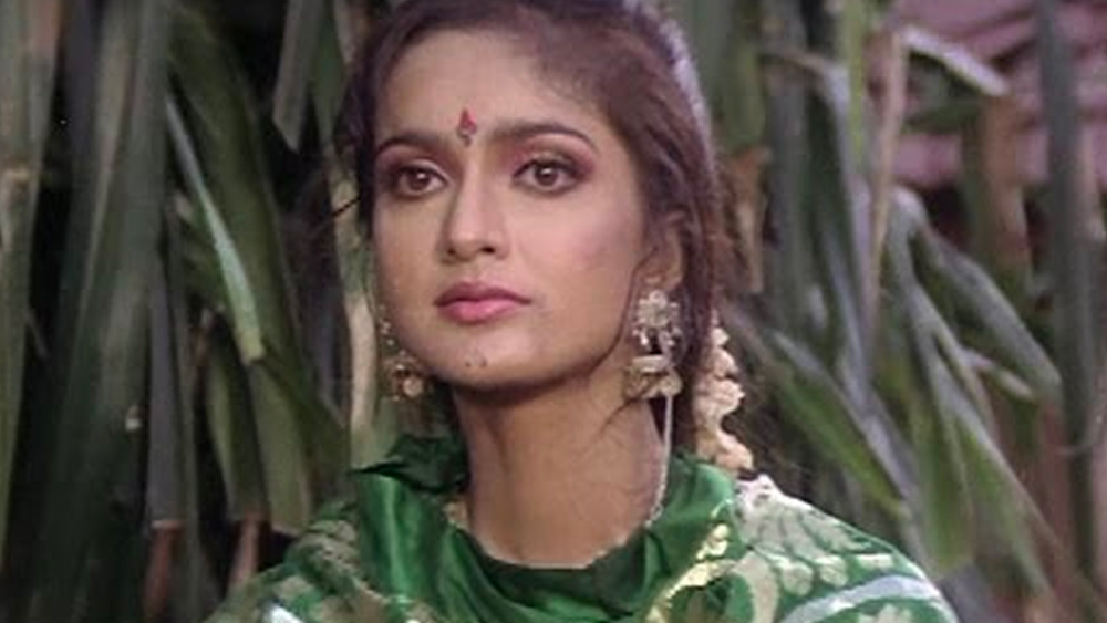 বিনোদন দুনিয়ার রঙ্গমঞ্চে শিখা স্বরূপের দ্বিতীয় ইনিংস দীর্ঘস্থায়ী হয়নি। রাজীব লালের সঙ্গে তাঁর বিয়েও ভেঙে গিয়েছিল দাম্পত্যের কয়েক বছরেই। অতীতের আকাশছোঁয়া জনপ্রিয়তার ‘চন্দ্রকান্তা’ এখন বিস্মৃতির পর্দার আড়ালে।