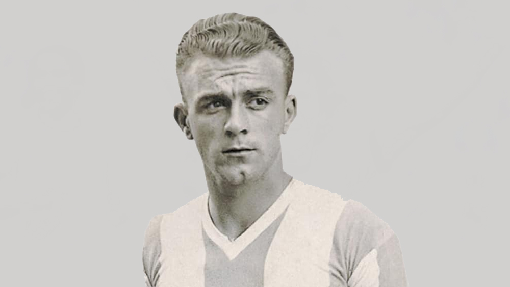 আলেসান্দ্রো ডি স্টিফানো: পেলে, ইউসেবিওর মতে সবদিক থেকে সম্পূর্ণ ফুটবলারের নাম আলেসান্দ্রো ডি স্টিফানো। ৫২২ ম্যাচে ৩৭৬ গোল পেলে, ইউসেবিওকে সঠিক প্রমাণ করেছে। রিয়েল মাদ্রিদের অনেকেই বলেন, ডি স্টিফানোই তাদের ক্লাবের ইতিহাসের সর্বকালের সেরা ফুটবলার।