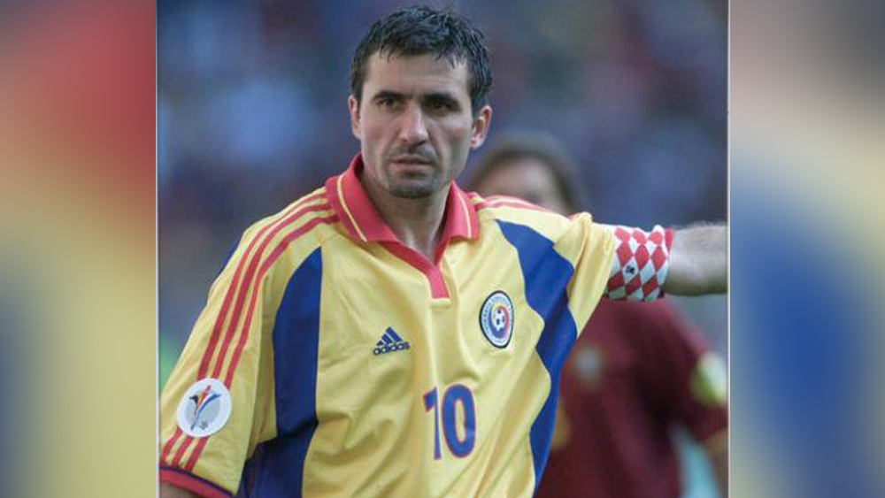 জর্জে হাজি: রিয়েল মাদ্রিদে দুটো বছর যে ভাবে চুটিয়ে রাজত্ব করেছিলেন, প্রশ্ন তোলা হয়, রোমানিয়ায় না জন্মে হাজি যদি ব্রাজিল, আর্জেন্টিনা বা ইটালিতে জন্মাতেন, তা হলে কী করতেন। এই পরিপ্রেক্ষিতে উত্তর আয়ারল্যান্ডের কিংবদন্তি জর্জ বেস্টের মতোই ভাগ্য তাঁর। তিনিও মাইকেল লড্রুপের মতো রিয়েল মাদ্রিদ এবং বার্সেলোনা দুই দলের হয়েই খেলেছেন।