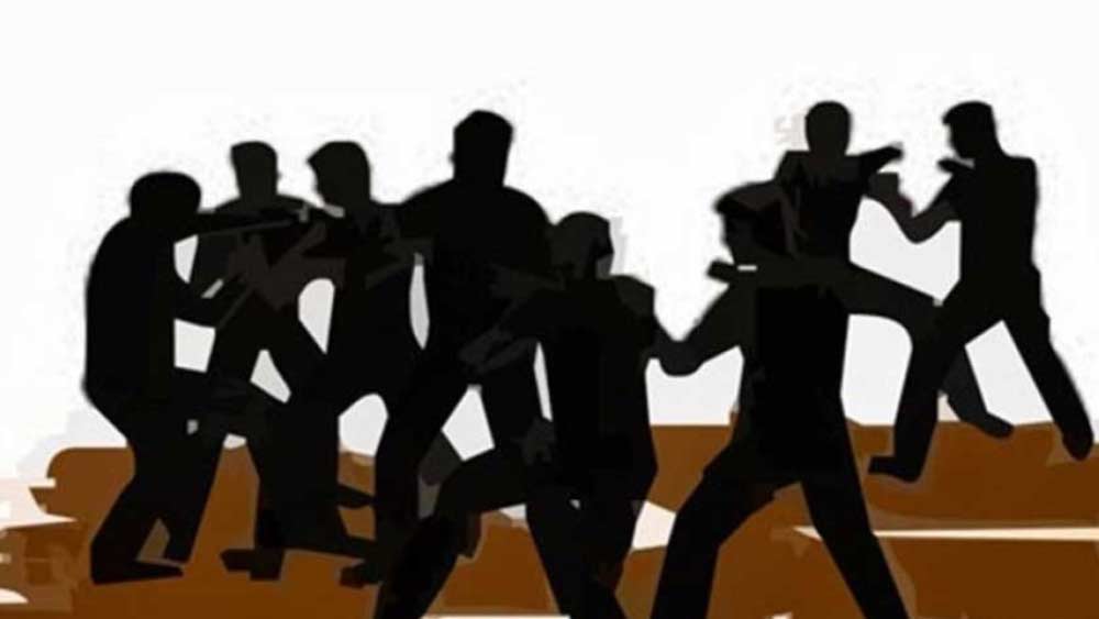 Brawl anong TMC and BJP in Barbani