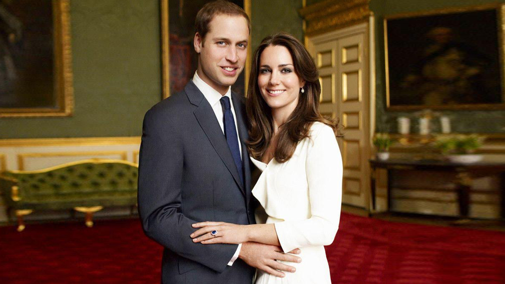 তার পর ওই আংটি দিয়ে কেটের সঙ্গে বাগদান সারেন উইলিয়াম। সেই থেকে ওই আংটি পরে থাকন কেট। ২০১১ সালে বিবাহবন্ধনে আবদ্ধ হন তাঁরা। সেই সময় উইলিয়াম যে সোনার আংটি পরিয়েছিলেন, সেটিও সারা ক্ষণ আঙুলে থাকে তাঁর। ২০১৩ সালে তাঁদের প্রথম সন্তান জর্জের জন্মের পর কেটকে হিরে বসানো ‘ইটারনিটি রিং’ উপহার দেন উইলিয়াম। সম্পর্ক যখন খুব গুরুত্বপূর্ণ ধাপে পৌঁছয়, তখন সাধারণত দম্পতিরা ‘ইটারনিটি রিং’ ধারণ করেন। তাই সেটিও পরে থাকেন কেট। তাঁর অনামিকার শেষ ভাগে বিয়ের ব্যান্ড, মধ্যিখানে নীলা এবং একেবারে অগ্রভাগে ‘ইটারনিটি রিং’ পরে থাকেন কেট।