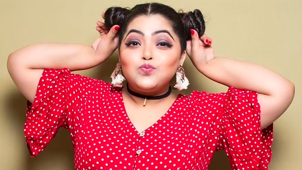 বেশ কিছু বিজ্ঞাপনেরও মুখ ছিলেন তিনি। অভিনয়ের পাশাপাশি তাঁর শখ ছিল নাচ। ঈশ্বরভক্ত দিব্যা গণেশের নানারকম মূর্তি তৈরি করতে ভালবাসতেন। তার ছবিও শেয়ার করতেন সোশ্যাল মিডিয়ায়।