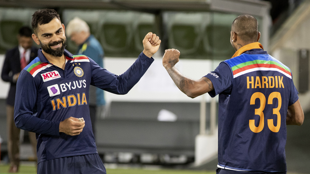 পাণ্ড্যকে নিয়ে কোহালি উচ্ছ্বসিত। বলেন, ও এখন নিজের মূল্য বুঝতে পারবে। নিজের উইকেটের কদর করতে পারবে। আমরা আগামী ৪-৫ বছরের জন্য একজন ফিনিশার পেয়ে গেলাম।