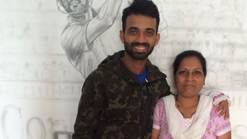 দলের নির্ভরযোগ্য ব্যাটসম্যান রাহানে ক্যারাটেতেও ব্ল্যাক বেল্ট। জাতীয় দলের তারকা হয়েও এখনও জীবনে মধ্যবিত্ত পরিসরটুকু রেখেছেন তিনি। তারকাসুলভ আচরণ থেকে দূরেই থাকতে ভালবাসেন তিনি এবং তাঁর স্ত্রী।