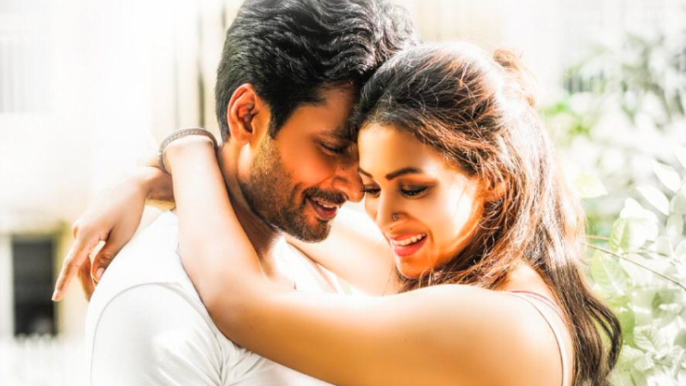 বিয়ের পরে ইন্দ্রনীল আরও রোমান্টিক হয়েছেন আগের তুলনায়। সব সময় চেষ্টা করেন স্ত্রীকে ভাল রাখার। এক সাক্ষাৎকারে জানিয়েছেন, স্বয়‌ং বরখা। দাম্পত্য তাঁদের কাছে ‘জয়রাইড’।