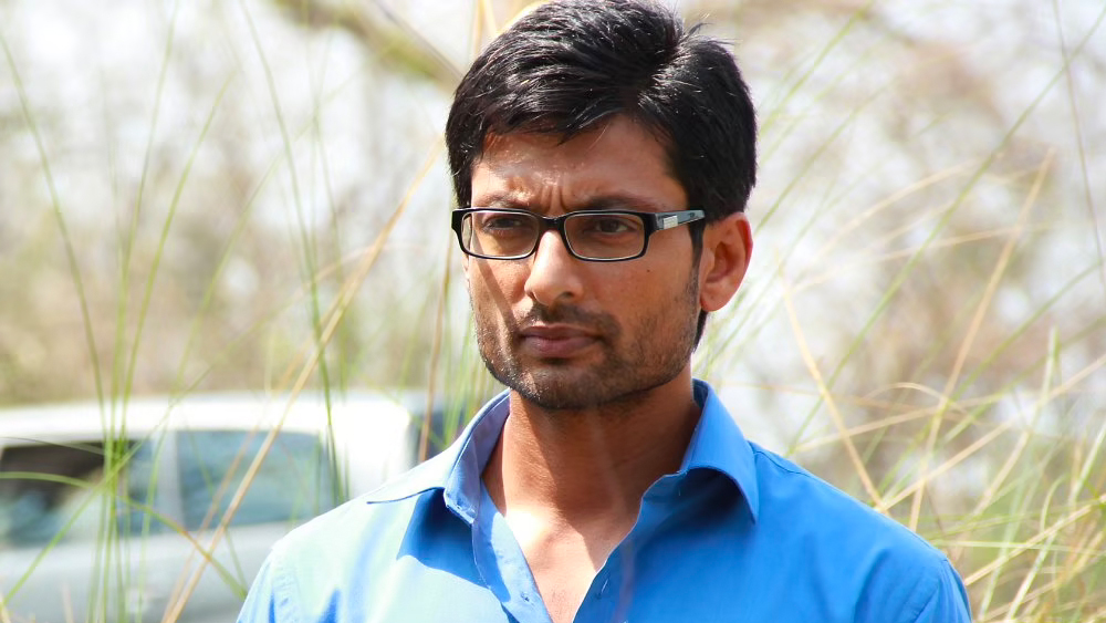 বলিউডেও বেশ কিছু ছবিতে ইন্দ্রনীলের কাজ দর্শকদের নজর টেনেছে। ‘কহানি’, ‘সত্যাগ্রহ’ এবং ‘মুল্ক’ ছবিতে তাঁর অভিনয় মুগ্ধ করে সকলকে। ছবির পাশাপাশি ইন্দ্রনীল কাজ করে গিয়েছেন টেলিভিশন এবং ওয়েব সিরিজেও।