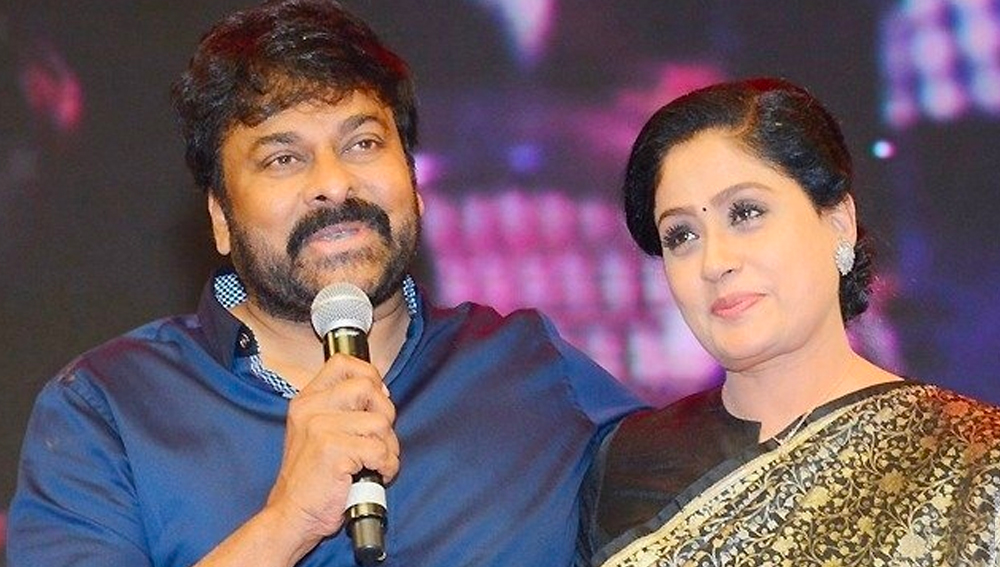 বছর তিনেক বিনোদন দুনিয়ায় কাটানোর পরে তিনি প্রথম পরিচিতি পান তেলুগু ছবি ‘পেল্লিচুপুলু’-তে। এই ছবিই তাঁকে তারকার মর্যাদা এনে দেয়। তথাকথিত গ্ল্যামারসর্বস্ব ছবির পাশাপাশি তিনি দাপটের সঙ্গে অভিনয় করেন নায়িকাকেন্দ্রিক ছবিতেও।