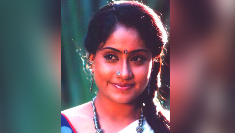 তাঁর জনপ্রিয়তা কাজে লাগিয়েছেন বিজ্ঞাপন নির্মাতারাও। বিভিন্ন পণ্যের বিজ্ঞাপনে তিনি ছিলেন উল্লেখযোগ্য মুখ। তবে জনপ্রিয়তার শিখরে থাকতে থাকতেই ইন্ডাস্ট্রিকে সাময়িক বিদায় জানান তিনি।