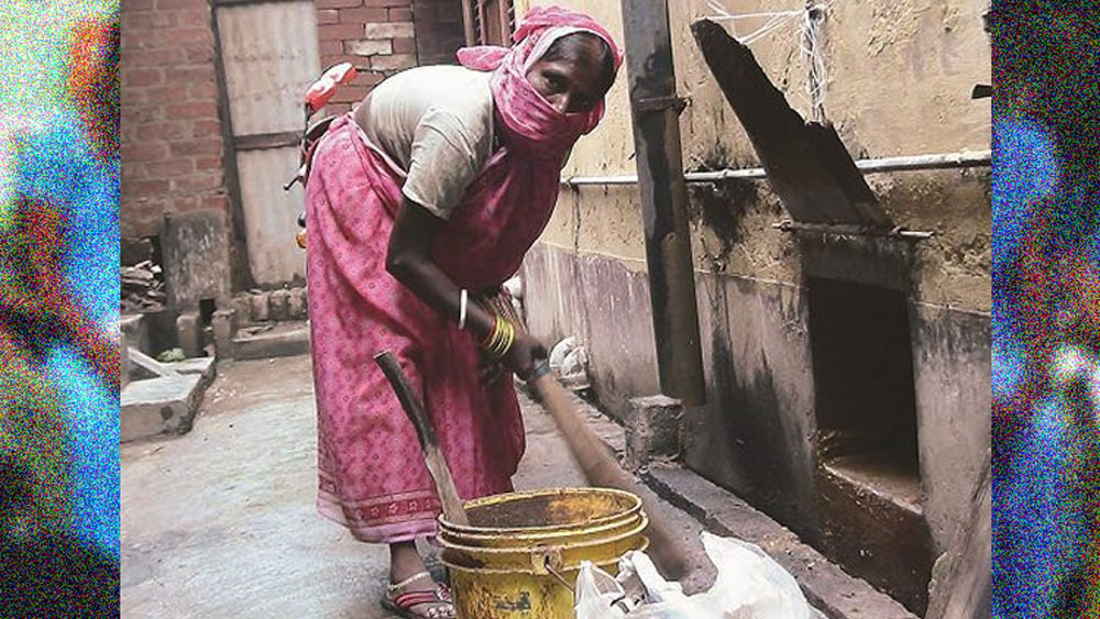 মাত্র ১০ বছর বয়সে রাজস্থানের আলওয়ারে এক পরিবারে বিয়ে হয় তাঁর। তাঁর শ্বশুরবাড়িও দলিত এবং সে পরিবারের সবাই ওই একই কাজ করে সংসার চালান। তাই বিয়ের পরও বাধ্য হয়ে তাঁকে এই পেশাই চালিয়ে যেতে হয়।