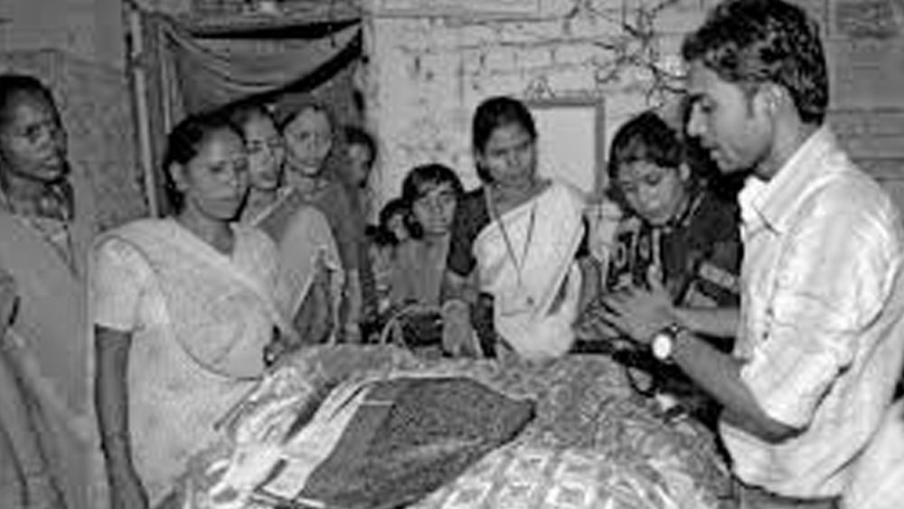 আগে যেখানে মাসে মাত্র ১০০-২০০ টাকা উপার্জন হত, এখন প্রতি মাসে ১৫০০ টাকা হাতে পেতে শুরু করেন তিনি। ছেলে-মেয়েদের স্কুলেও বর্তি করলেন।