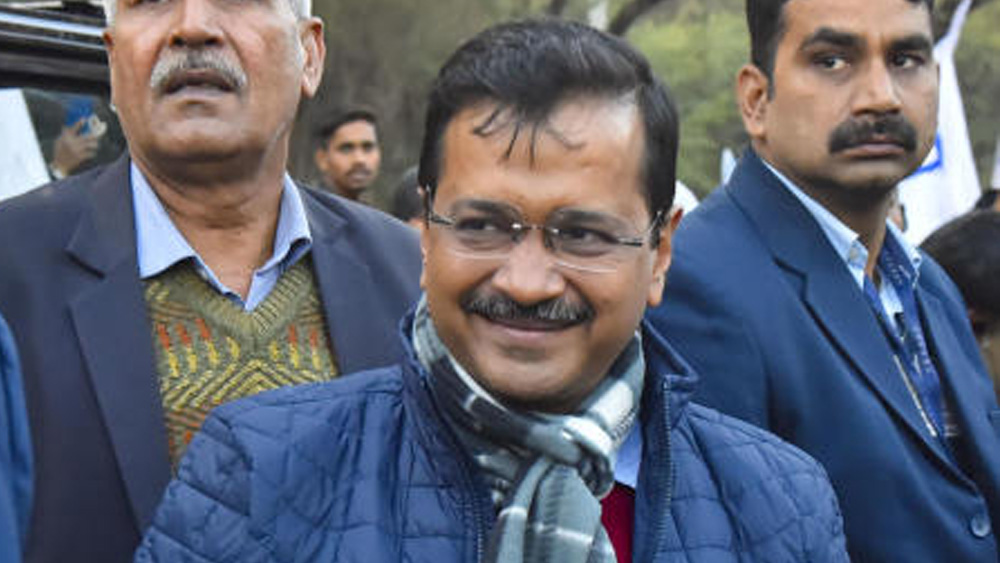 কিন্তু দ্বিতীয় পর্বে তাঁকে প্রায় একবছর কাজ করতে হয় কোনও পদমর্যাদা ছাড়াই। দেড় বছর ধরে কাজ ছাড়াই বেতন পাওয়ার পরে কেজরীবাল এ বার দেড় বছরের বেতনহীন ছুটির আবেদন করেন। মঞ্জুর হয় তাঁর আবেদন।