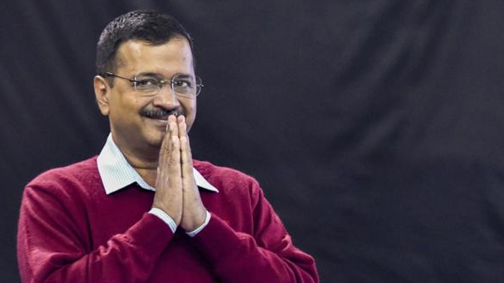 ২০১৩ সালের ৮ ডিসেম্বর প্রথমবার দিল্লির মুখ্যমন্ত্রী হিসেবে শপথ নেন কেজরীবাল। তবে ৪৯ দিন পরে, ১৪ ফেব্রুয়ারি তিনি ইস্তফা দেন। পরের বছর সেই ১৪ ফেব্রুয়ারি তারিখেই দিল্লির মুখ্যমন্ত্রী পদে দ্বিতীয়বার শপথ নেন তিনি। ফের ২০২০ সালের বিধানসভা নির্বাচনে আপ-ঝড়ের পরে তৃতীয়বার দিল্লির মুখ্যমন্ত্রী হওয়ার পথে কেজরীবাল।