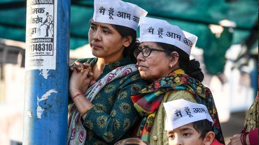 রাইট টু ইনফরমেশন বা তথ্যের অধিকার সংক্রান্ত আন্দোলনে ভূমিকার জন্য ২০০৬ সালে অরবিন্দ কেজরীবাল সম্মানিত হন ‘র‌্যামন ম্যাগসাইসাই’ পুরস্কারে। তাঁর আম আদমি পার্টির হাত ধরেই আরও একবার স্বপ্ন দেখতে চান দিল্লিবাসী।
(ছবি: আর্কাইভ)