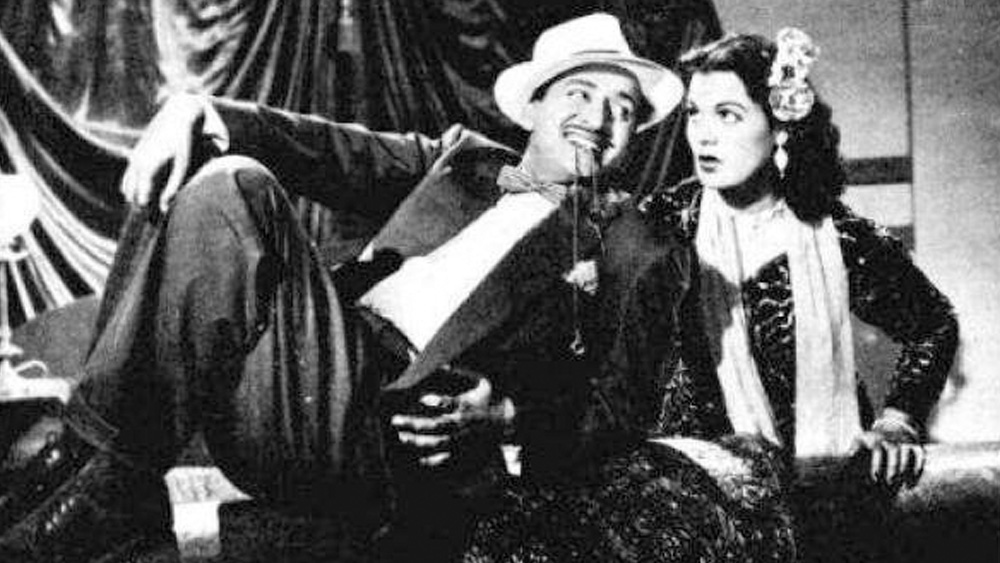 হিন্দি ছবিতে অভিনয়ের সুযোগ এসেছিল আচমকাই। লাহৌরের বাজারে আলাপ হয়েছিল লেখক ওয়ালি মহম্মদ ওয়ালির সঙ্গে। সেই আলাপের সূত্রেই প্রথম অভিনয়ের সুযোগ পঞ্জাবি ছবি ‘ইয়ামলা জত’-এ। ১৯৪০ সালে মুক্তি পাওয়া এই ছবিতে তাঁর সঙ্গে ছিলেন নুরজাহান এবং দুর্গা খোটে।