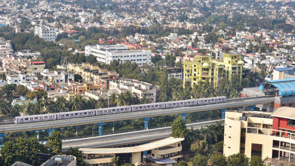 দত্তাবাদের কাছেও কাজ বাধা পায় জমিজটিলতায়। পুনর্বাসনের দাবিতে শুরু হয় আন্দোলন। এই সব দেরির জেরে প্রকল্প থেকে সরে আসে স্পেনের কোচ নির্মাণ সংস্থা।