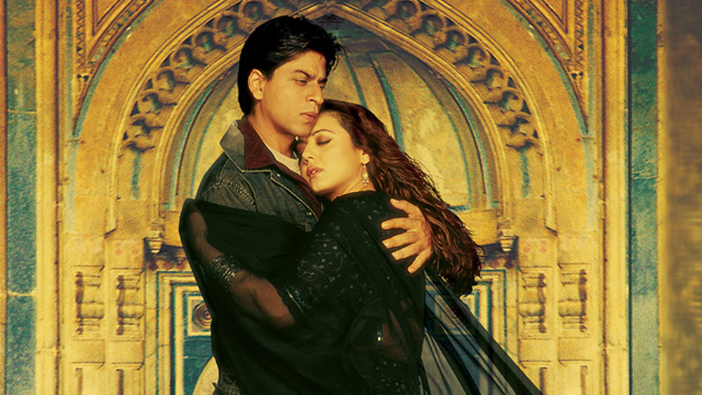 বীর-জারা: ভারতীয় বীর পাকিস্তানি জারার প্রেমে পড়েছিলেন। কিন্তু কাঁটাতার তাঁদের প্রেমের অন্তরায় হয়ে দাঁড়িয়েছিলেন। ভারতীয় চড় সন্দেহে ২২ বছর পাকিস্তানের জেলে কাটাতে হয়েছিল বীরকে। ২২ বছর পর বীর-জারা এক হন। তখনও তাঁদের মধ্যে এতটুকু প্রেমের ঘাটতি হয়নি।