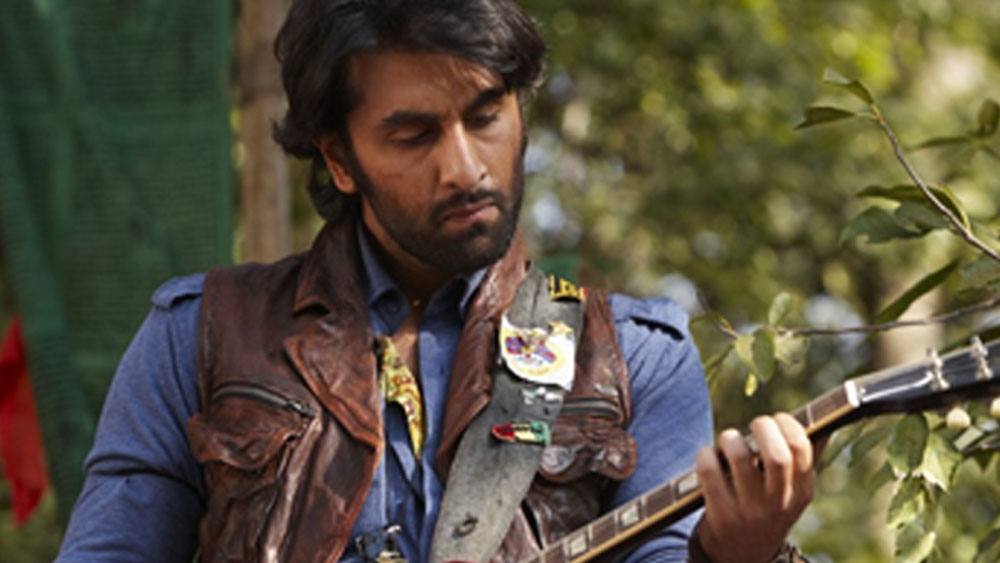 রকস্টার: এক গায়কের গল্প। প্রেম-বিচ্ছেদের দশা কাটিয়ে যখন নিজেকে জনপ্রিয় গায়কের পরিচয় দিয়েছেন, ঠিক সে সময়ই পুরনো প্রেম আবার সামনে এসে যায়। কী হয় তারপর? কোনদিকে মোড় ঘুরবে কাহিনীর? এই নিয়েই এগিয়ে চলে ফিল্মের গল্প।