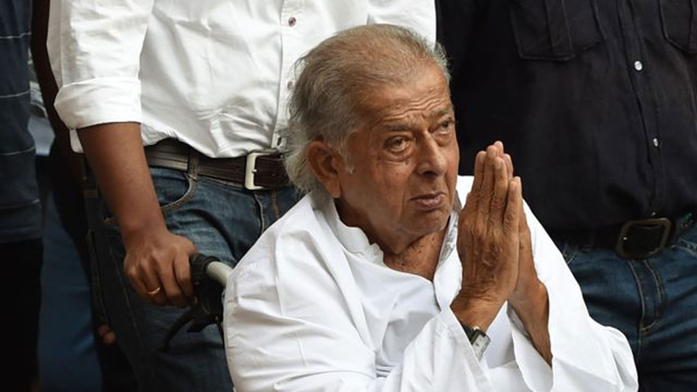 তাঁর কৃতিত্বের জন্য প্রচুর অ্যাওয়ার্ডও পেয়েছেন তিনি। দাদাসাহেব ফালকে, পদ্মভূষণ, দু'বার ফিল্মফেয়ার অ্যাওয়ার্ড এবং ২০১০ সালে লাইফ টাইম অ্যাচিভমেন্ট অ্যাওয়ার্ড পেয়েছেন শশী।