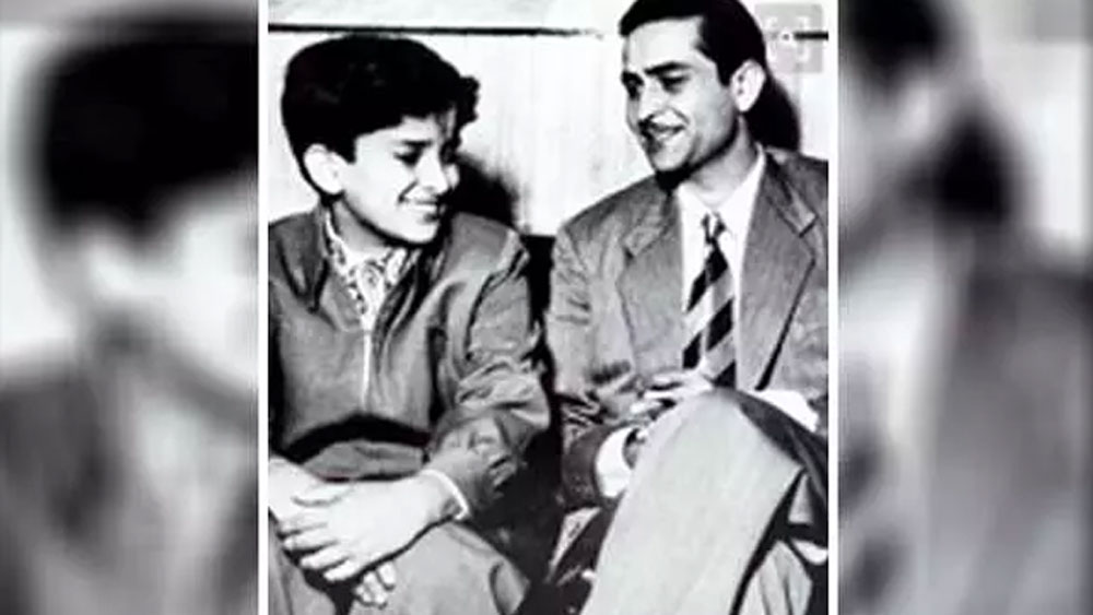 কিন্তু ওই স্কুলে একেবারেই মন বসছিল না শশীর। তিনি আরও অবসাদগ্রস্ত হয়ে পড়ছিলেন। তখন বাড়িতে একটা সুইসাইড নোট পাঠিয়েছিলেন।