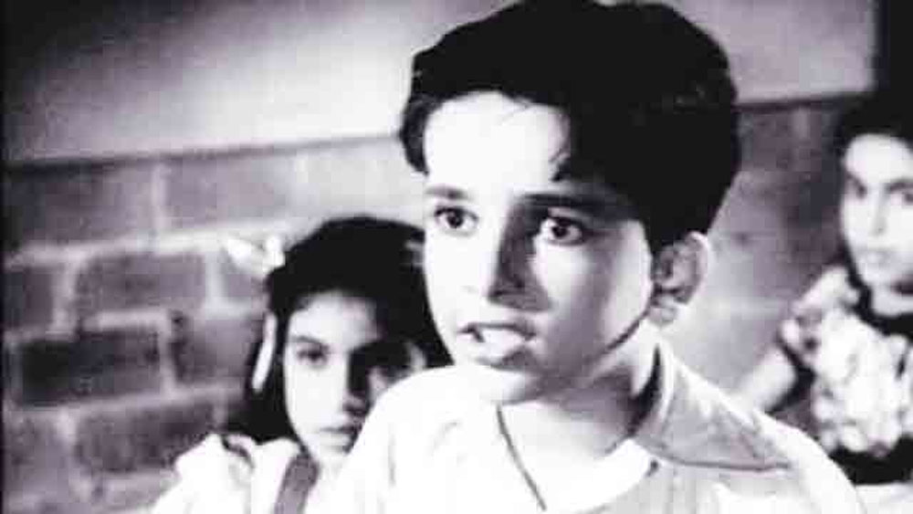 তাতে লেখা ছিল, "খাবার একেবারেই ভাল নয়। আমার এখানে ভাল লাগছে না। তুমি যদি আমাকে এখান থেকে নিয়ে না যাও, আমি আত্মহত্যা করব।" এর পর মায়ের নির্দেশে শাম্মি কপূর ওই বোর্ডিং স্কুল থেকে তাঁকে বাড়ি ফিরিয়ে আনেন।