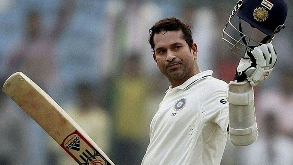 অনেকের কাছে সচিন তেন্ডুলকর চিহ্নিত হন ‘ক্রিকেটের ভগবান’ হিসেবে। নিউজিল্যান্ডের বিরুদ্ধেও তাঁর রেকর্ড বেশ ভাল। কিউয়িদের বিরুদ্ধে ৩৯ ইনিংসে ৪৬.৯১ গড়ে ১৫৯৫ রান করেছেন তিনি। এর মধ্যে চারটি সেঞ্চুরি ও আটটি হাফ-সেঞ্চুরি রয়েছে।