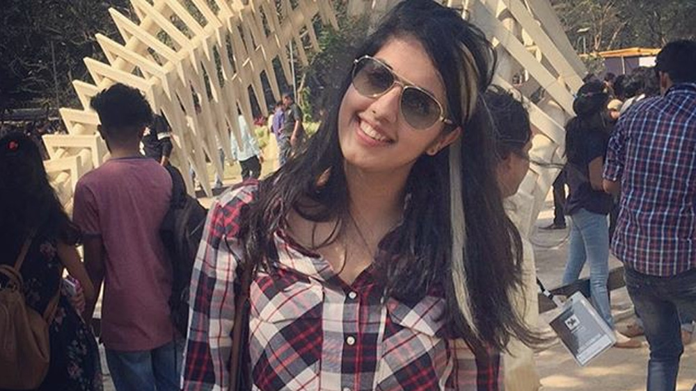 বোনের ইচ্ছেকে সম্মান জানিয়েছেন তাপসী। ‘পিঙ্ক’, ‘নাম শাবানা’, ‘বদলা’ ছবির নায়িকা বলেছেন, তাঁকে কোনওদিন ইন্ডাস্ট্রিতে অনভিপ্রেত অভিজ্ঞতার মুখোমুখি হতে হয়নি। কিন্ত তার মানে এই নয় যে, শগুনেরও এই অভিজ্ঞতা হবে না।