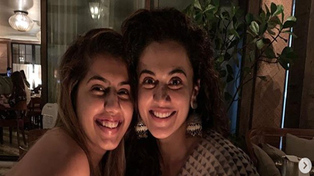 দুই বোন বিয়ে করছেন কবে? সে বিষয়েও কিছু জানাননি তাঁরা। আপাতত ওয়েডিং প্ল্যানার হিসেবে অন্যদের বিয়ের অন্যদের পরিকল্পনা করছেন বোন, শগুন। সেই ব্যবসায় পাশে আছেন দিদি, তাপসীও। নিজেদের বিয়ের পরিকল্পনা এখনও দূর অস্ত্।
(ছবি: ইনস্টাগ্রাম)