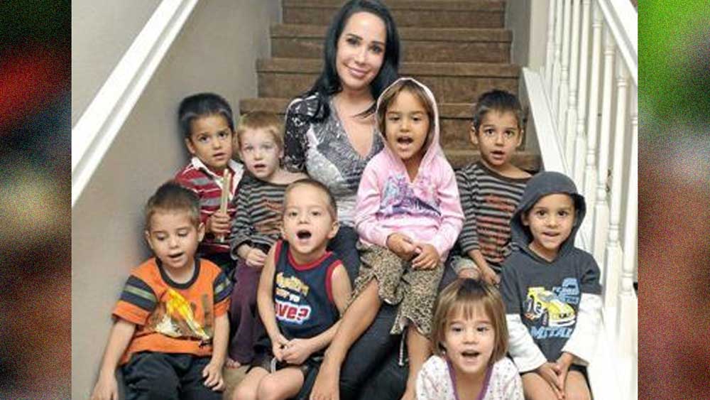 সুলেমানের ক্ষেত্রেও তেমনই হয়েছিল। ছ’টা সন্তানের জন্ম দেওয়ার পরও পরীক্ষাগারে তখনও ছ’টা ভ্রুণ অবশিষ্ট ছিল। ২০০৯ সালে সেই সমস্ত ভ্রুণই জরায়ুতে স্থানান্তরের কথা চিকিৎসককে জানান সুলেমান।